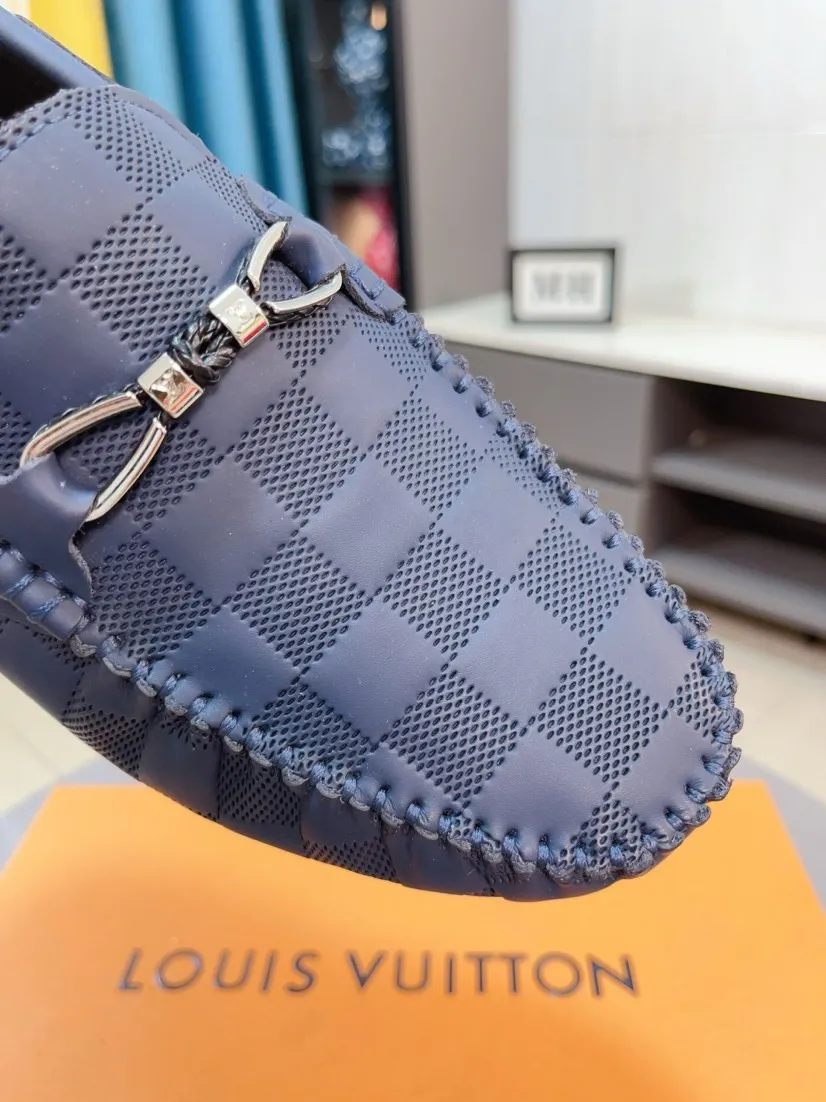 Men's men's shoes💰400🌹🌹[LV Louis Vuitton] New men's beanie shoes💝💝.. Top-grade imported cowhide embossed➕Comfortable leather lining. It is extremely skin-friendly and comfortable, feels very delicate, and the shape is very correct! Perfectly reflects the three-dimensional sense, code number: 38-44